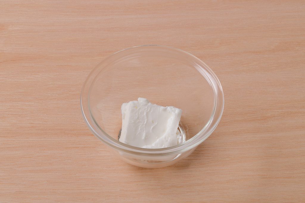 器に入ったショートニング